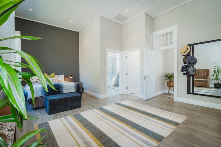 5 Bedroom Property for Sale in Glenwood Western Cape